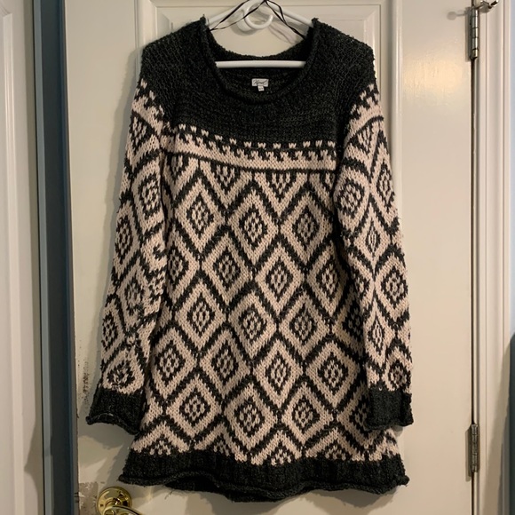 Woman’s Kismet Sweater - Picture 1 of 10